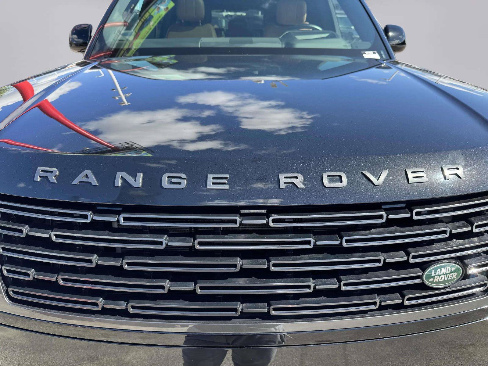 Used 2025 Land Rover Range Rover Long Wheelbase SE AWD/4WD image 12