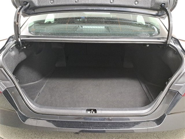 Used 2025 Toyota Camry LE image 10