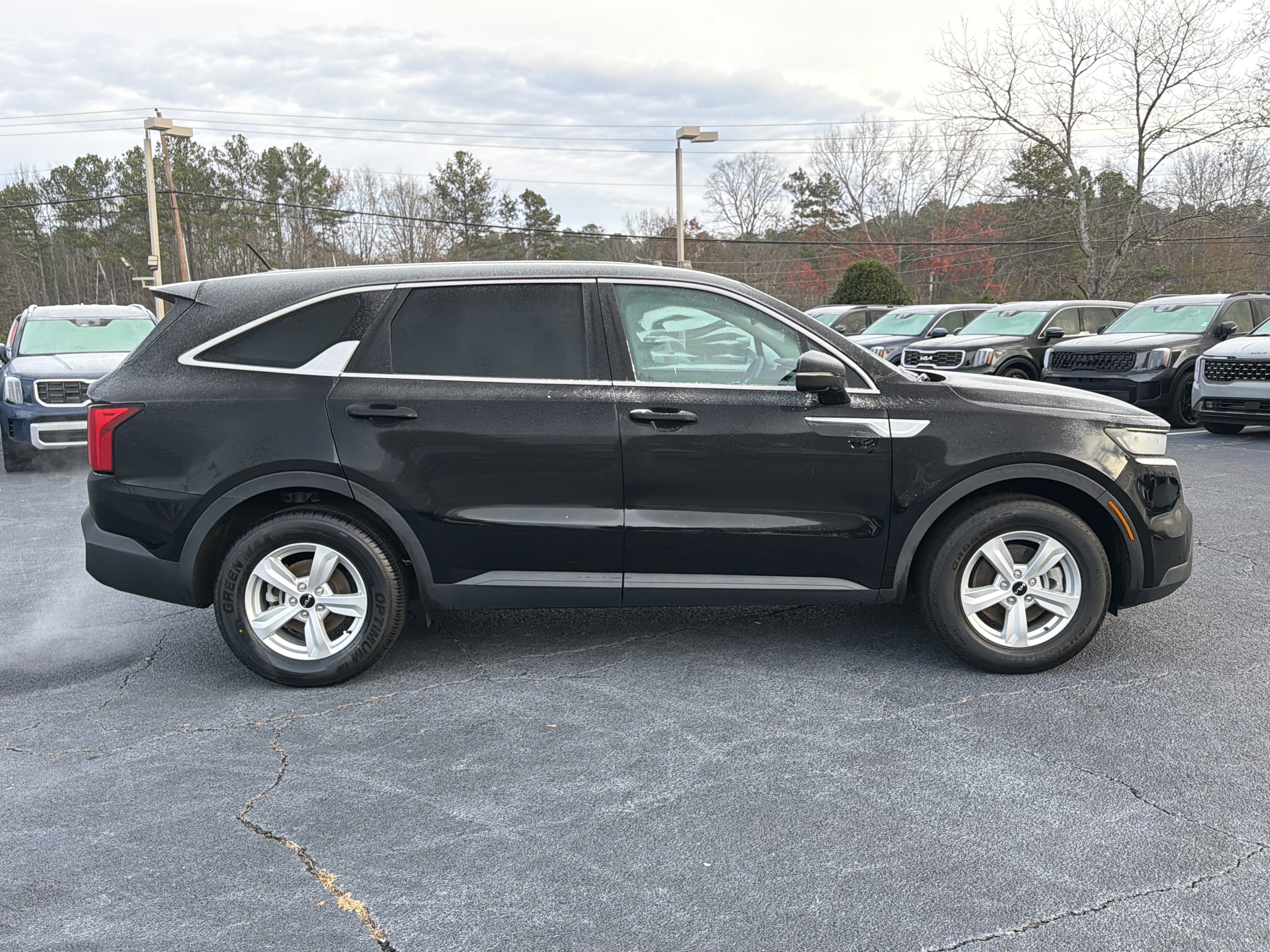 Used 2023 Kia Sorento LX image 8