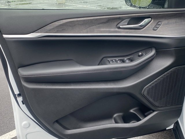 New 2025 Jeep Grand Cherokee L Limited w/ Luxury Tech Group II image 12