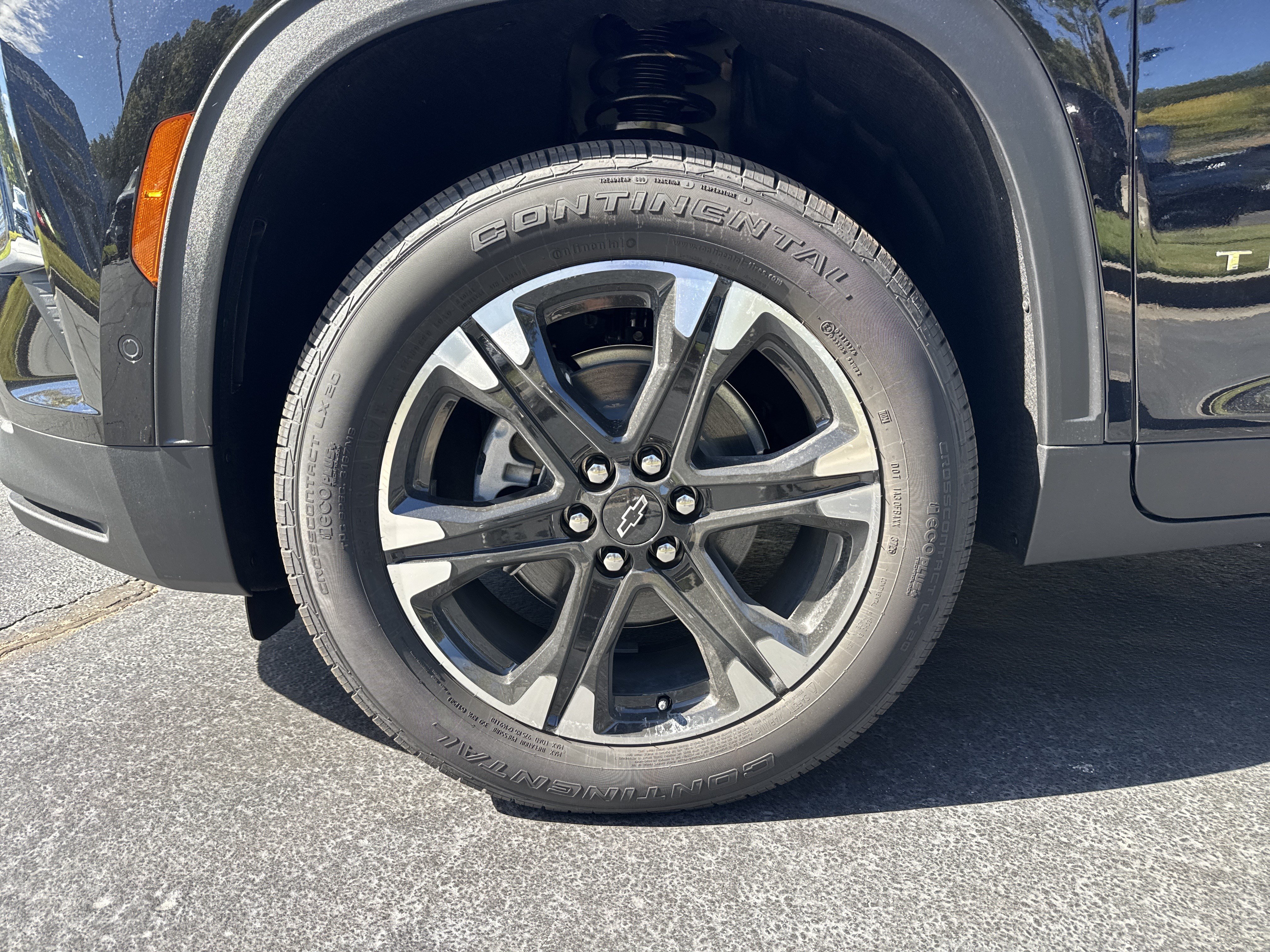 New 2027 Chevrolet Traverse LT w/ Enhanced Driving Package FWD image 11