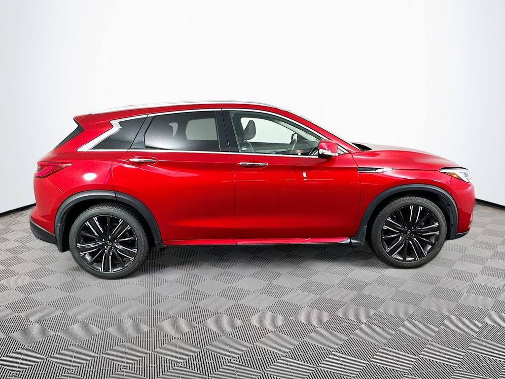 Used 2023 INFINITI QX50 Sensory image 4