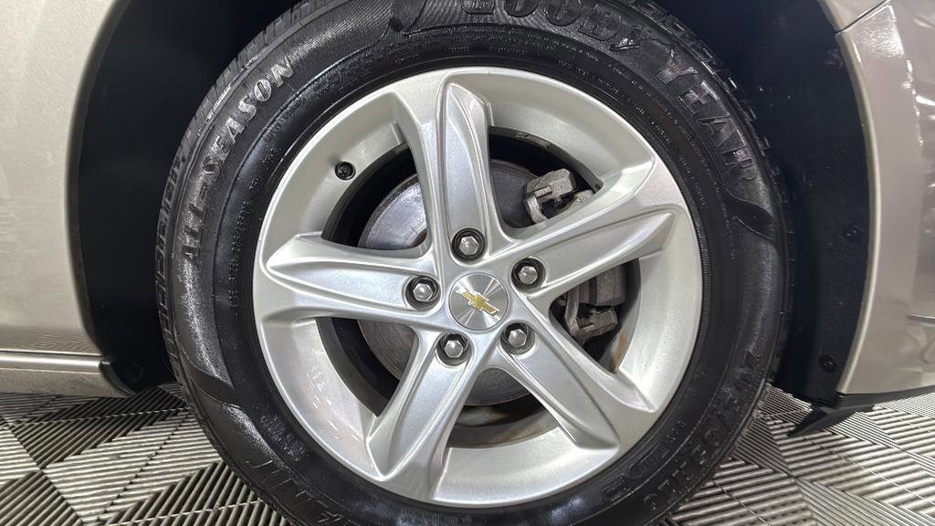 Used 2022 Chevrolet Malibu LT FWD image 34