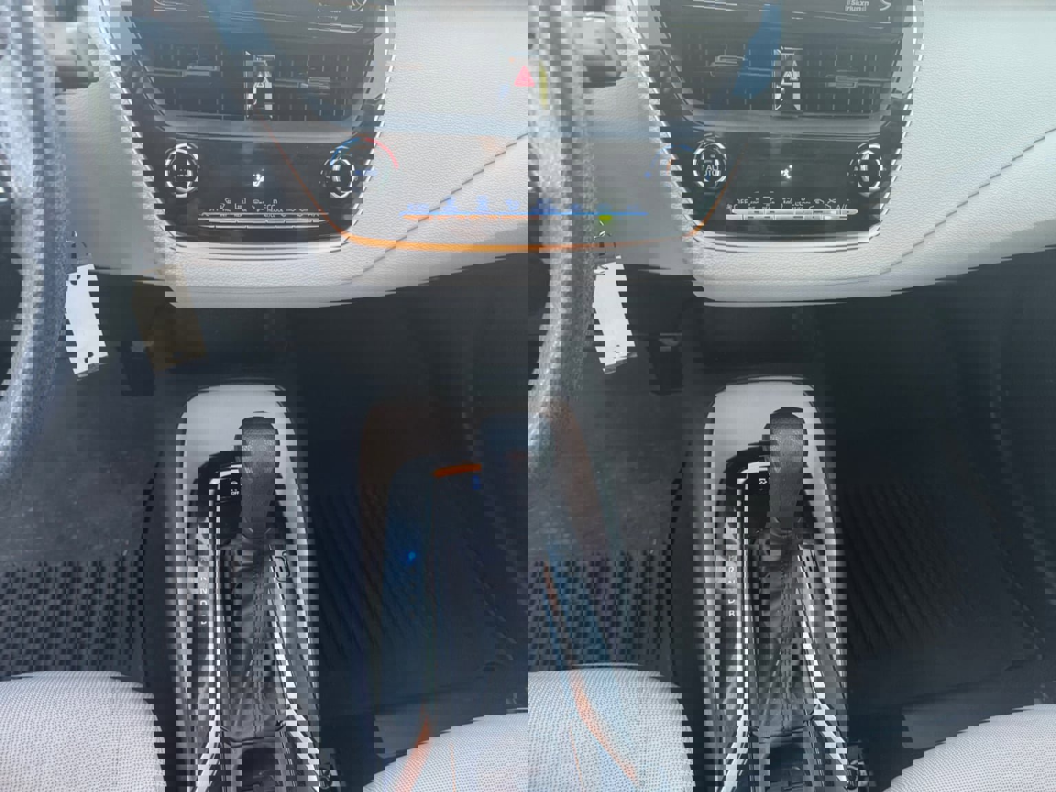 Used 2022 Toyota Corolla LE image 15