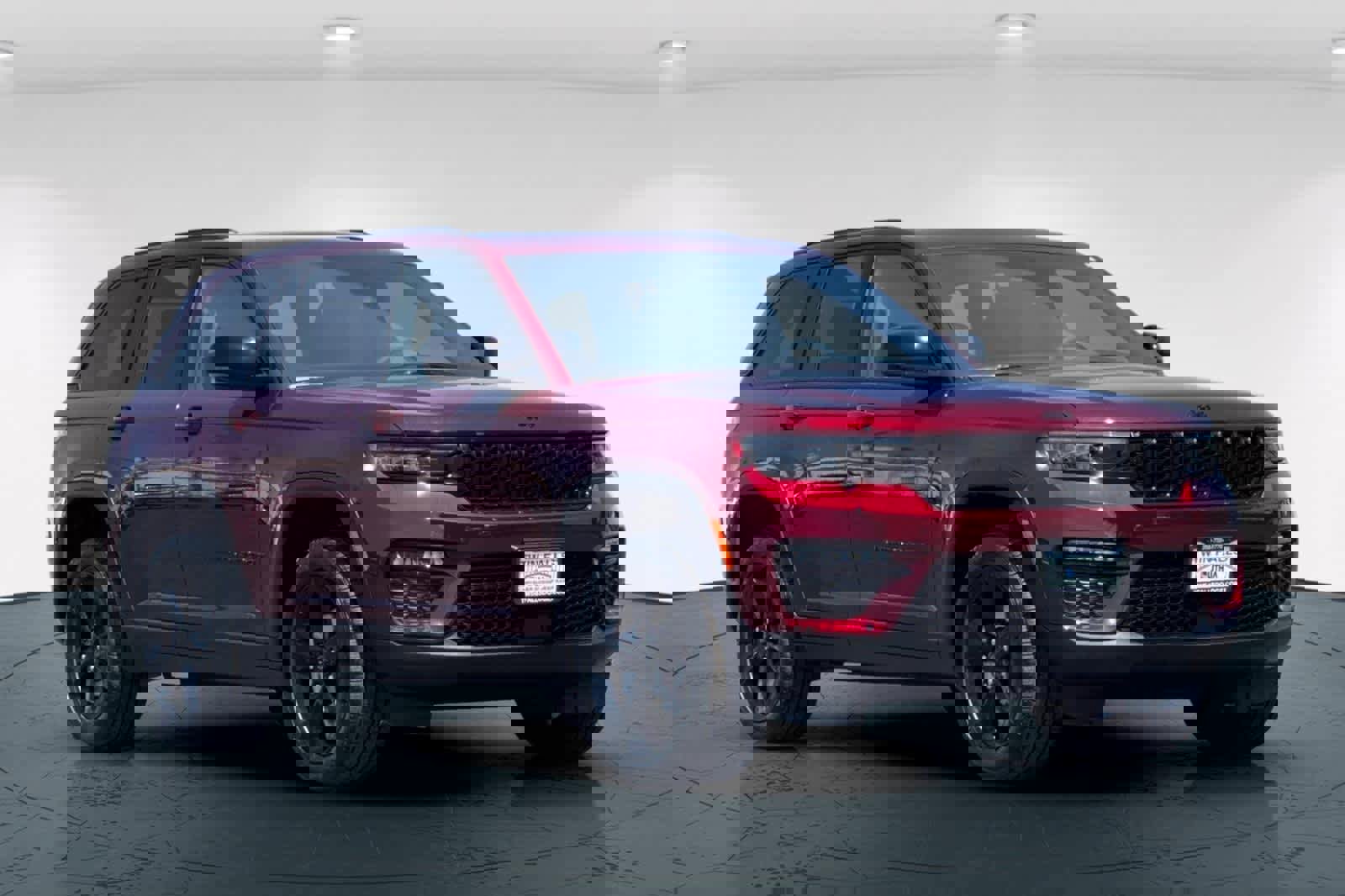 New 2025 Jeep Grand Cherokee Limited w/ Black Appearance Package image 5
