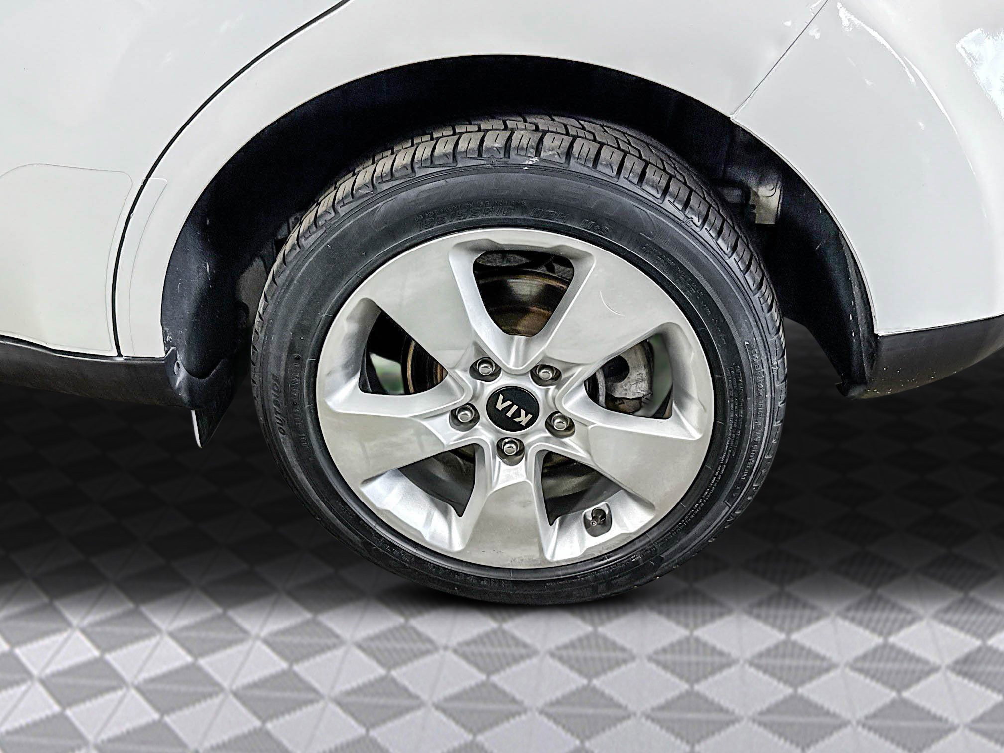 Used 2018 Kia Soul image 33