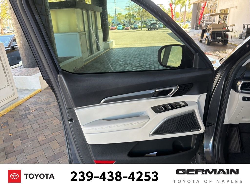 Used 2022 Kia Telluride S image 18