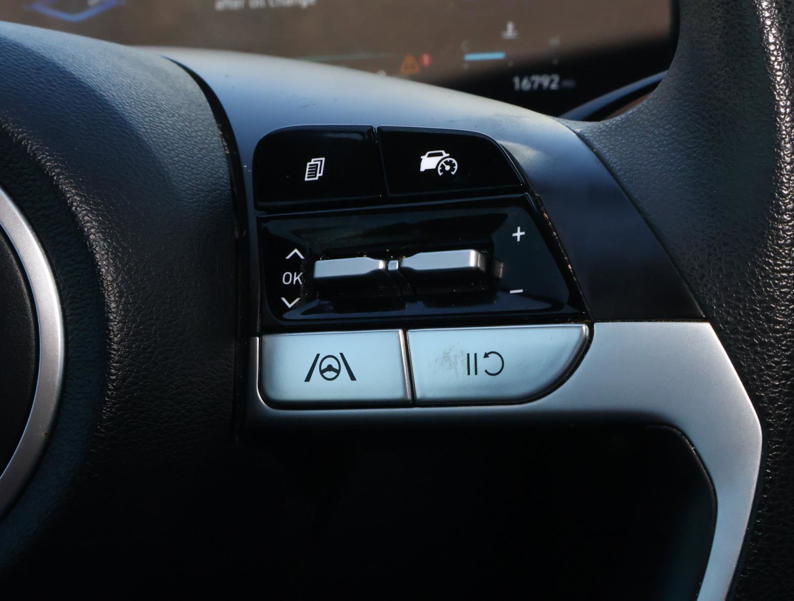 Certified 2023 Hyundai Santa Cruz SEL w/ Activity Package image 25