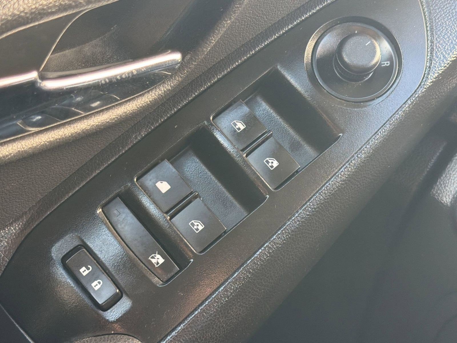 Used 2019 Chevrolet Trax LT w/ LT Convenience Package image 26