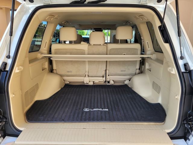 Used 2019 Lexus LX 570 4WD w/ Luxury Package image 33