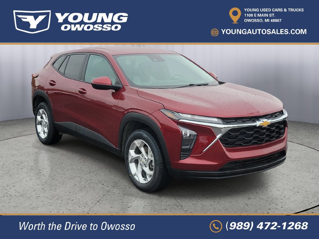 Used 2025 Chevrolet Trax LS w/ LS Convenience Package FWD image 2