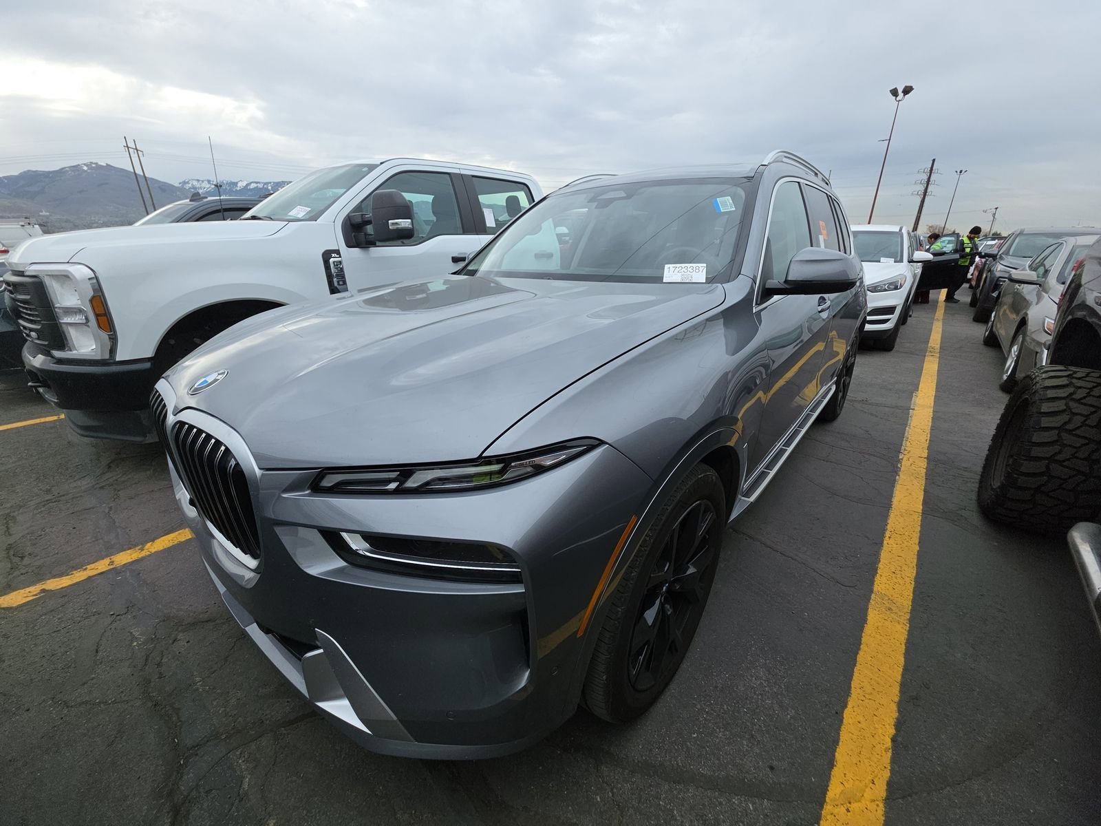 Used 2025 BMW X7 xDrive40i w/ Premium Package image 1