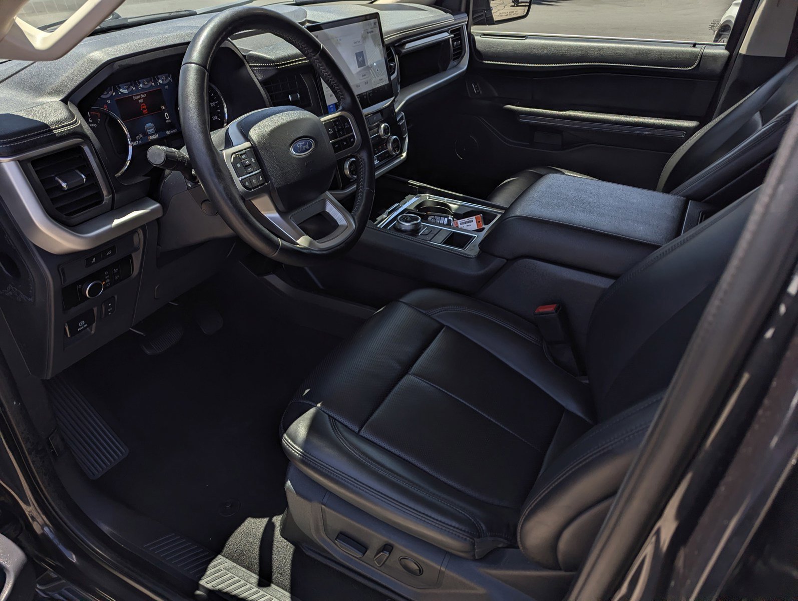 Certified 2024 Ford Expedition XLT RWD image 10