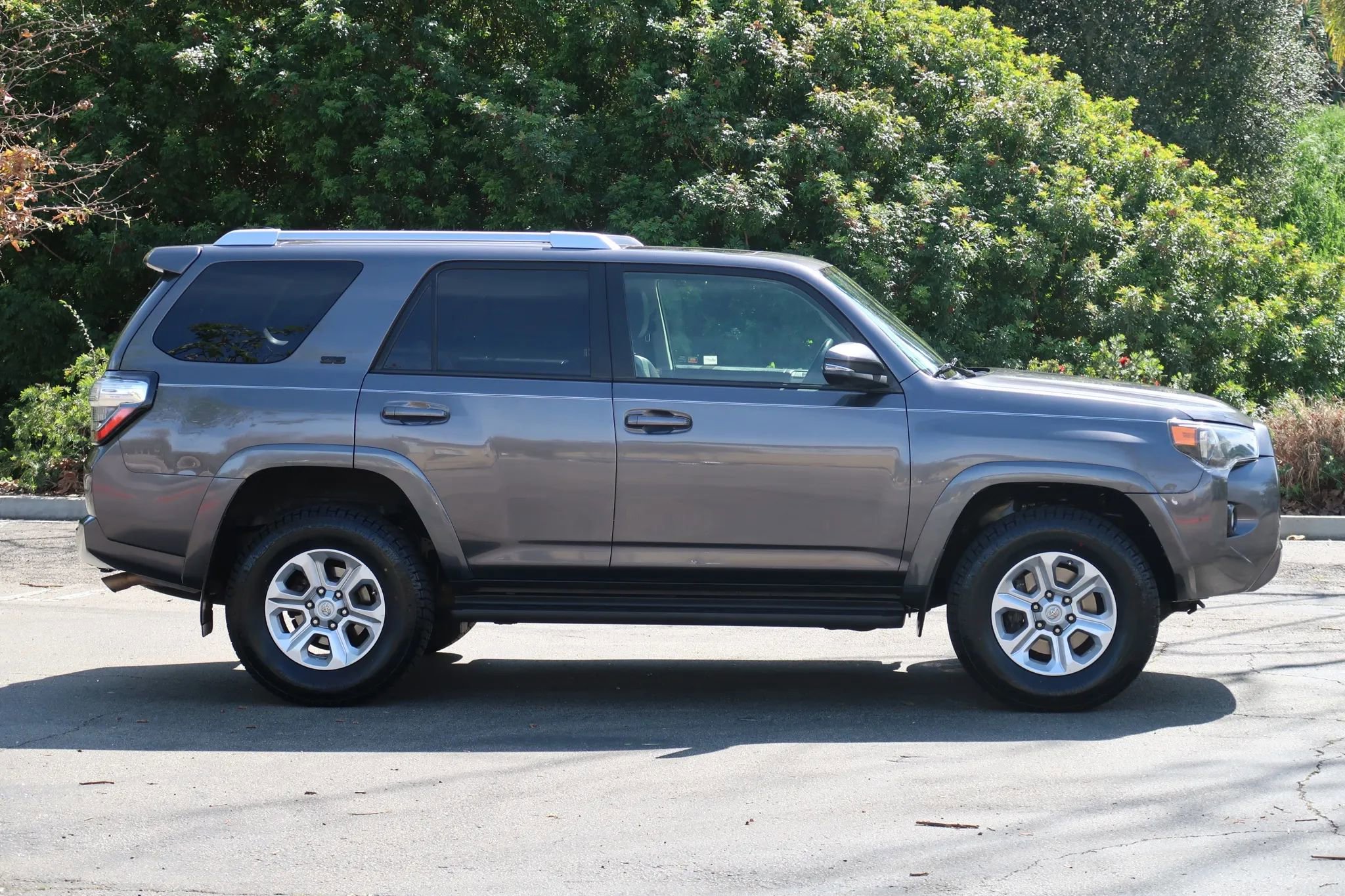 Used 2014 Toyota 4Runner SR5 Premium AWD/4WD image 6