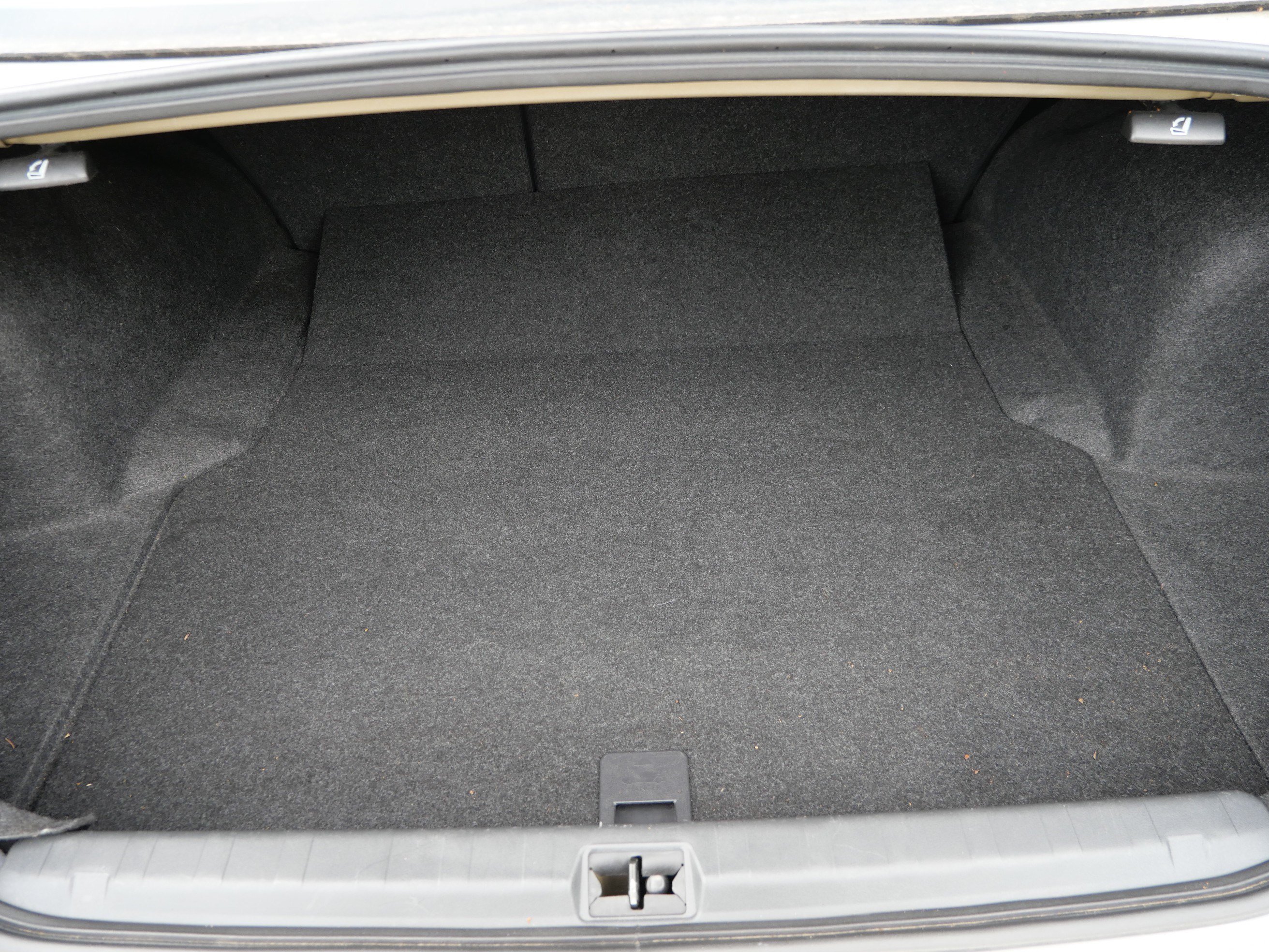 Used 2012 Subaru Legacy 2.5i Premium AWD/4WD image 18