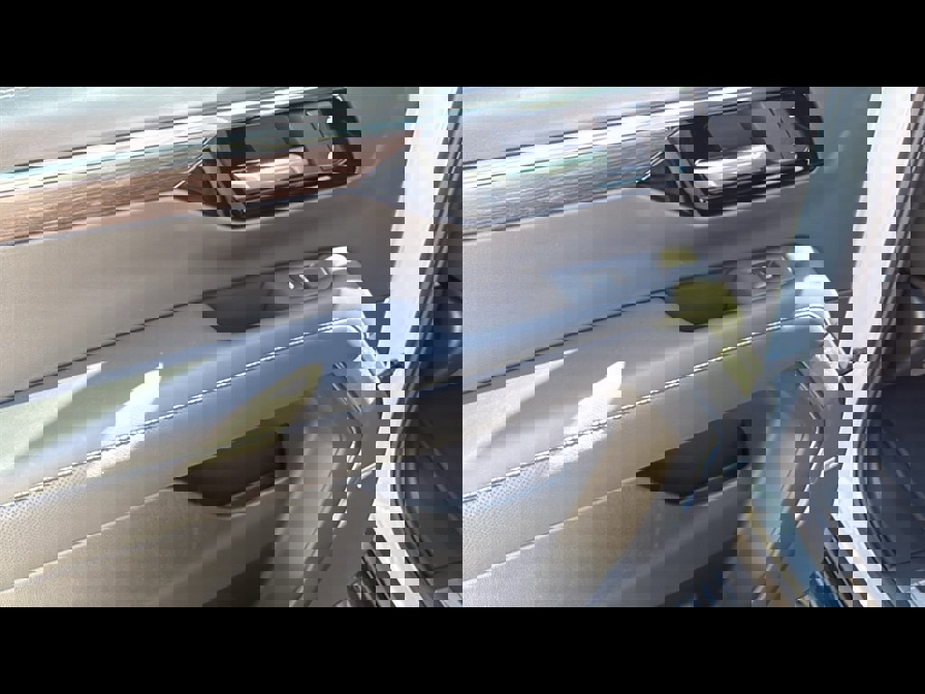 New 2026 Chevrolet Suburban Premier w/ Sun And Tow Package image 25