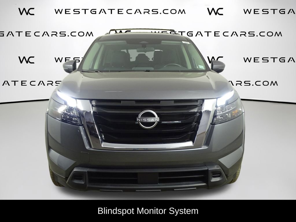 Used 2024 Nissan Pathfinder SV image 4