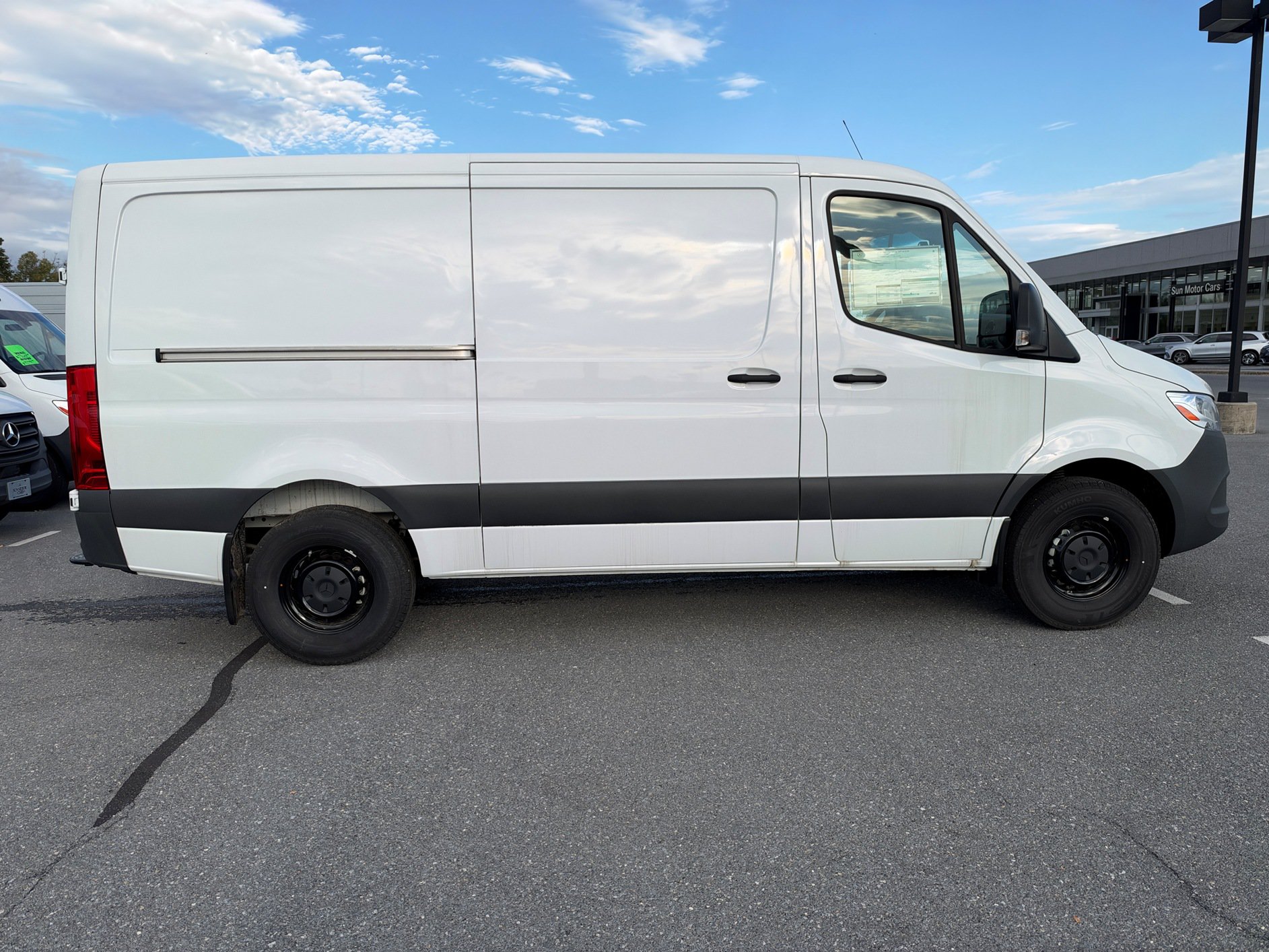 Used 2025 Mercedes-Benz Sprinter 2500 image 3