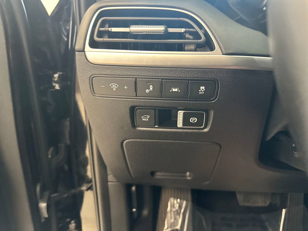 Used 2022 Hyundai Palisade SEL w/ 8P Bench Seat Package image 16