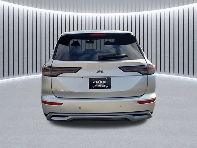 New 2026 Mitsubishi Outlander SE FWD image 5