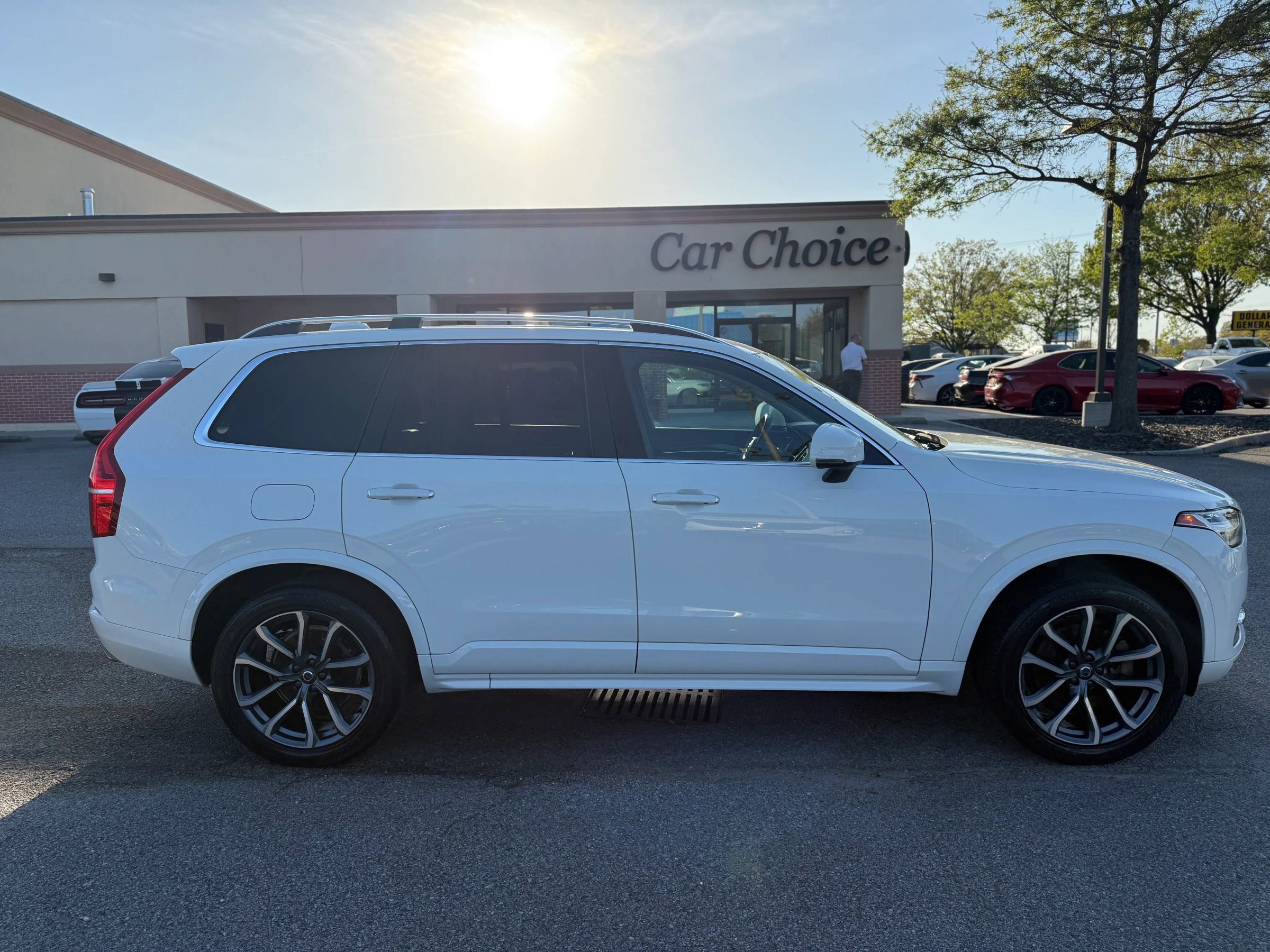 Used 2019 Volvo XC90 T6 Momentum AWD/4WD image 6
