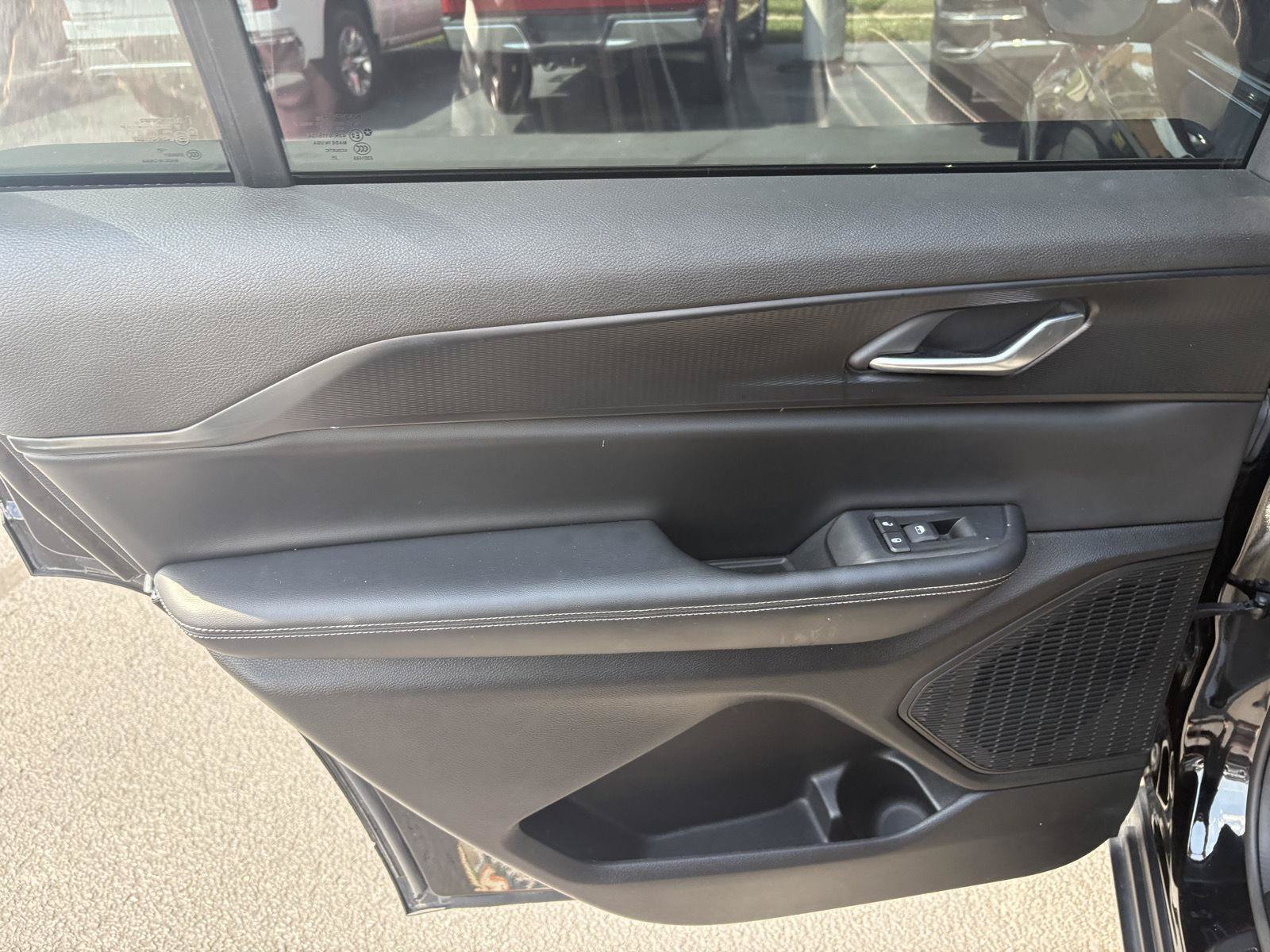 Used 2025 Jeep Grand Cherokee L Altitude AWD/4WD image 15