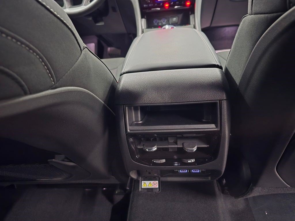 New 2025 Jeep Grand Cherokee Laredo w/ Luxury Tech Group I RWD image 31