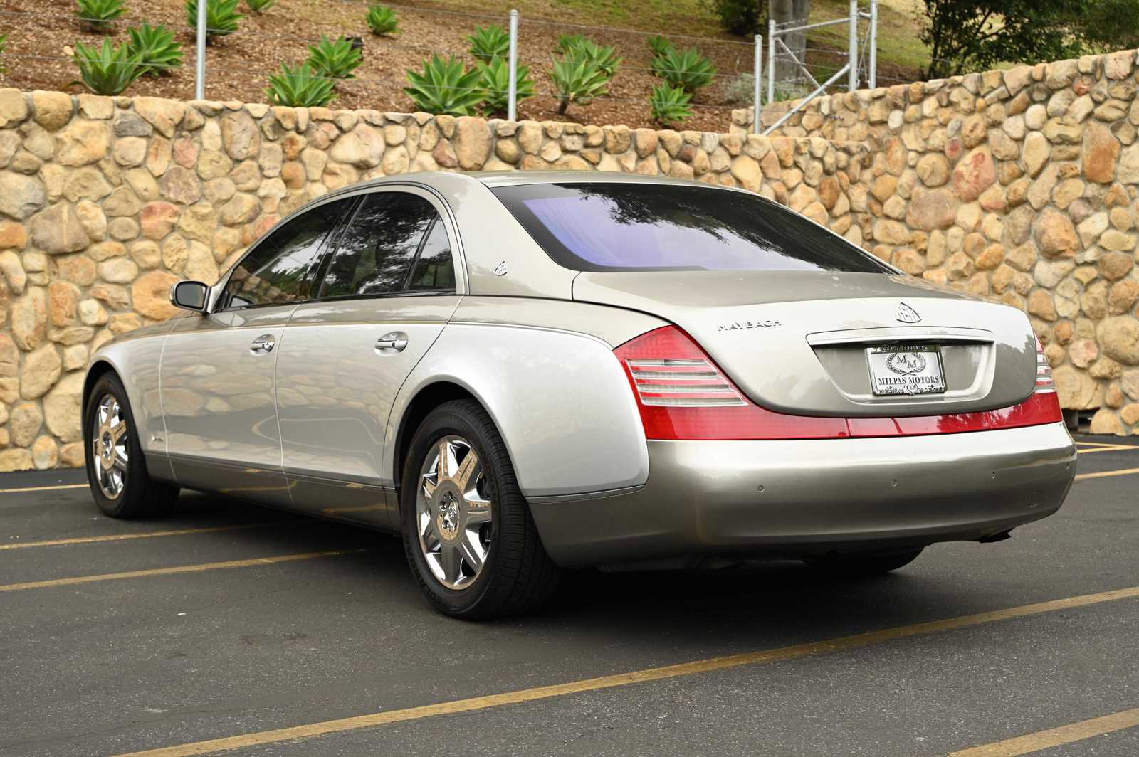 Used 2005 Maybach 57 RWD image 6