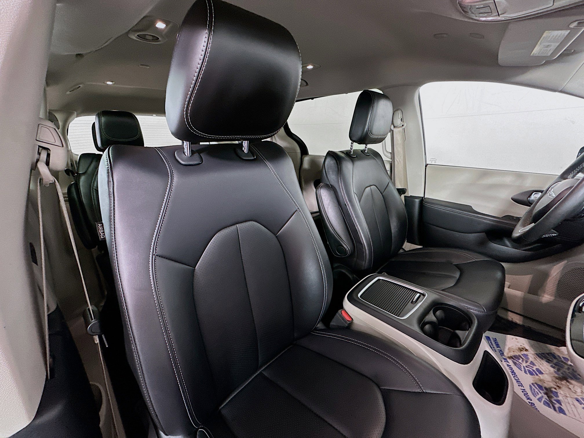 Used 2024 Chrysler Pacifica Touring-L FWD image 27