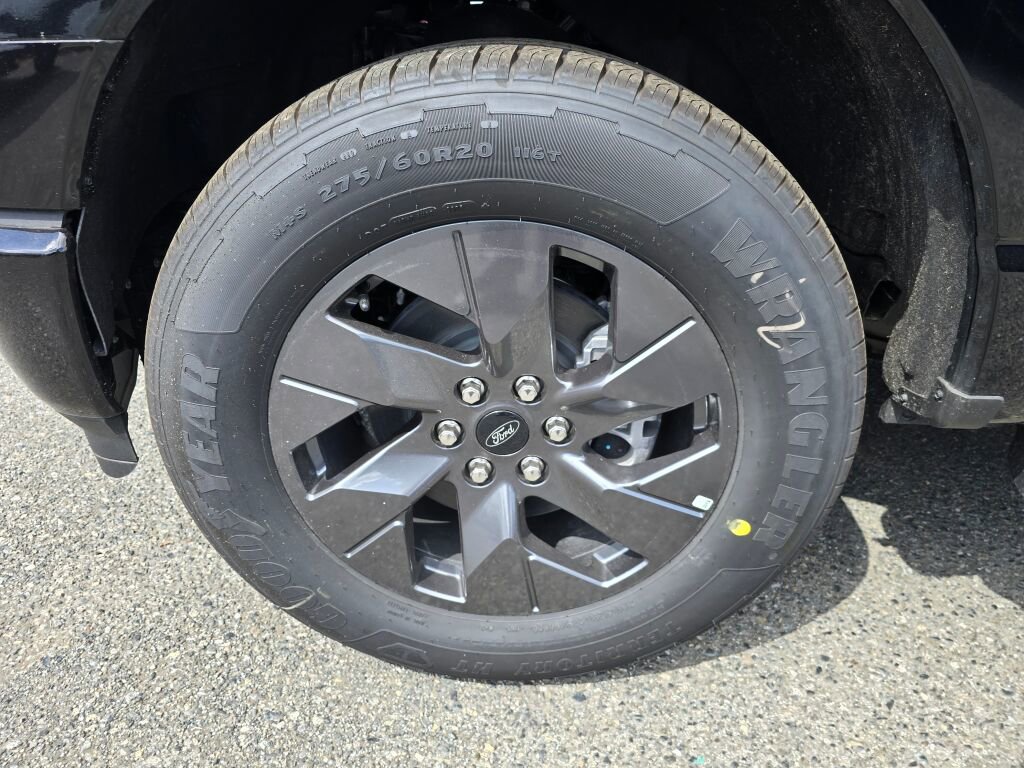 New 2025 Ford F150 Lightning Flash AWD/4WD image 9