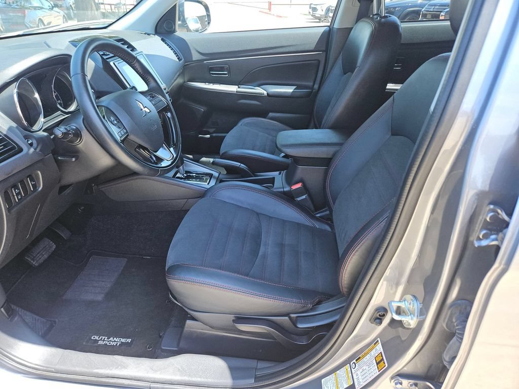 Used 2025 Mitsubishi Outlander Sport SE AWD/4WD image 8