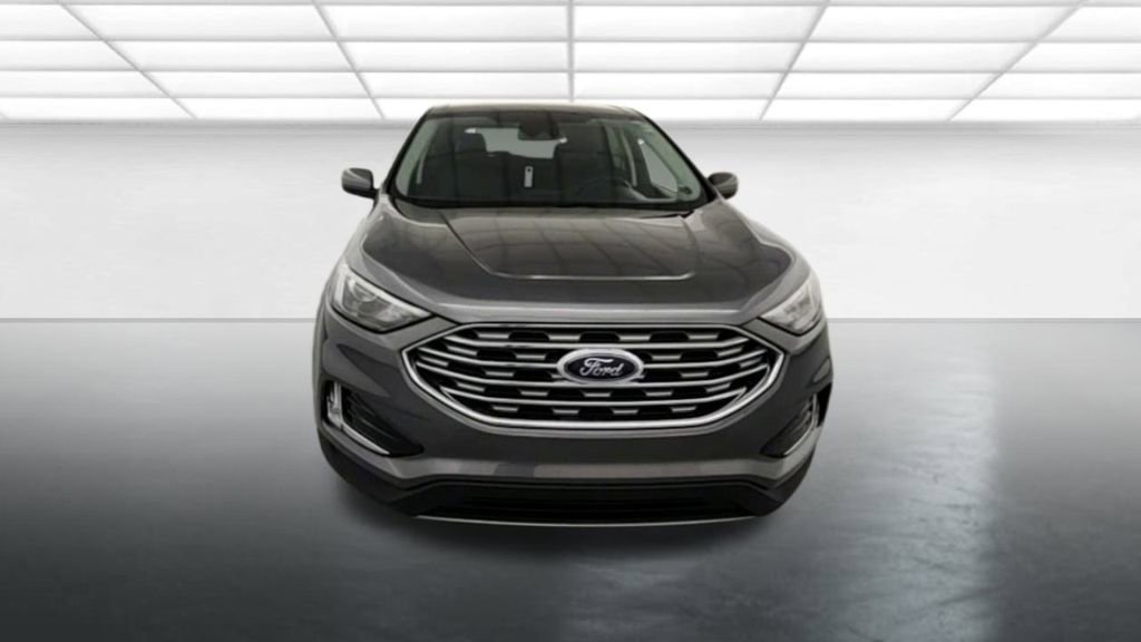 Used 2022 Ford Edge SEL w/ Convenience Package image 2