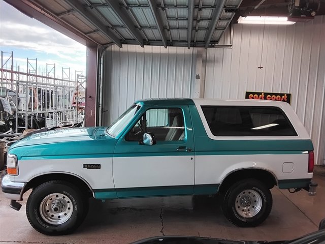 Used 1995 Ford Bronco XLT image 4