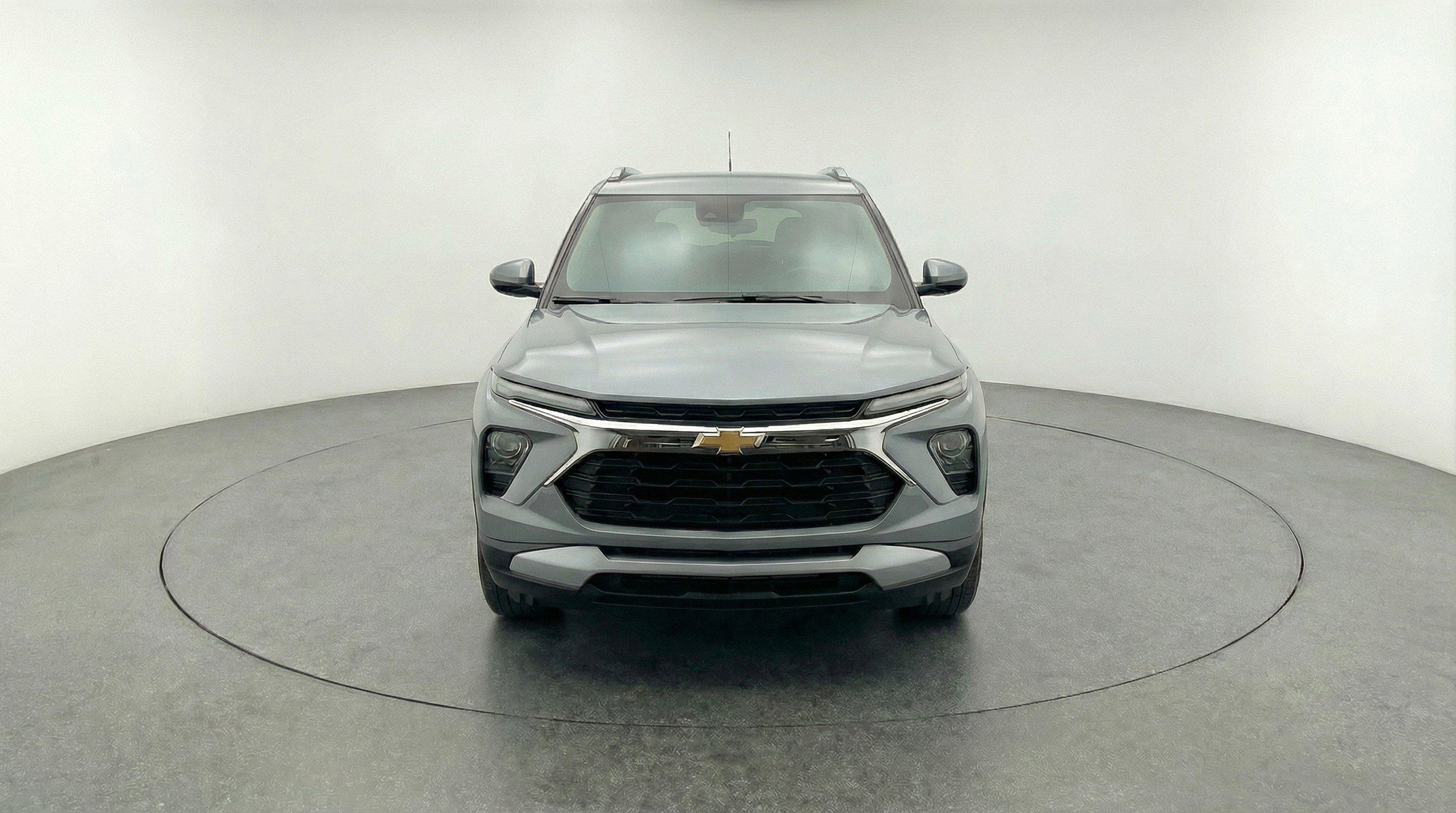 Used 2025 Chevrolet TrailBlazer LT image 2