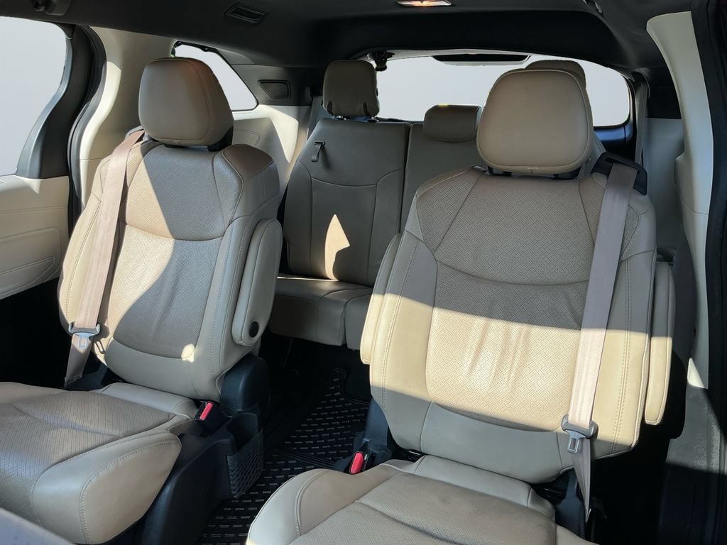 Used 2021 Toyota Sienna Limited AWD/4WD image 14