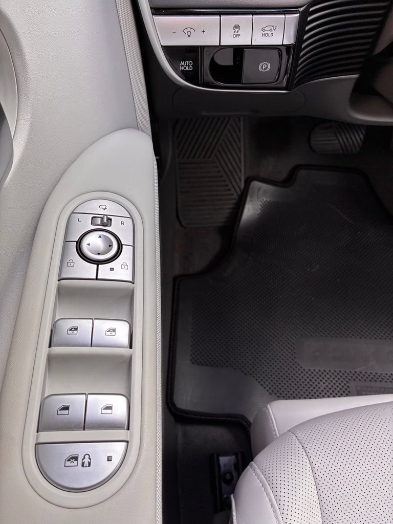 Used 2024 Hyundai Ioniq 5 Limited AWD/4WD image 28