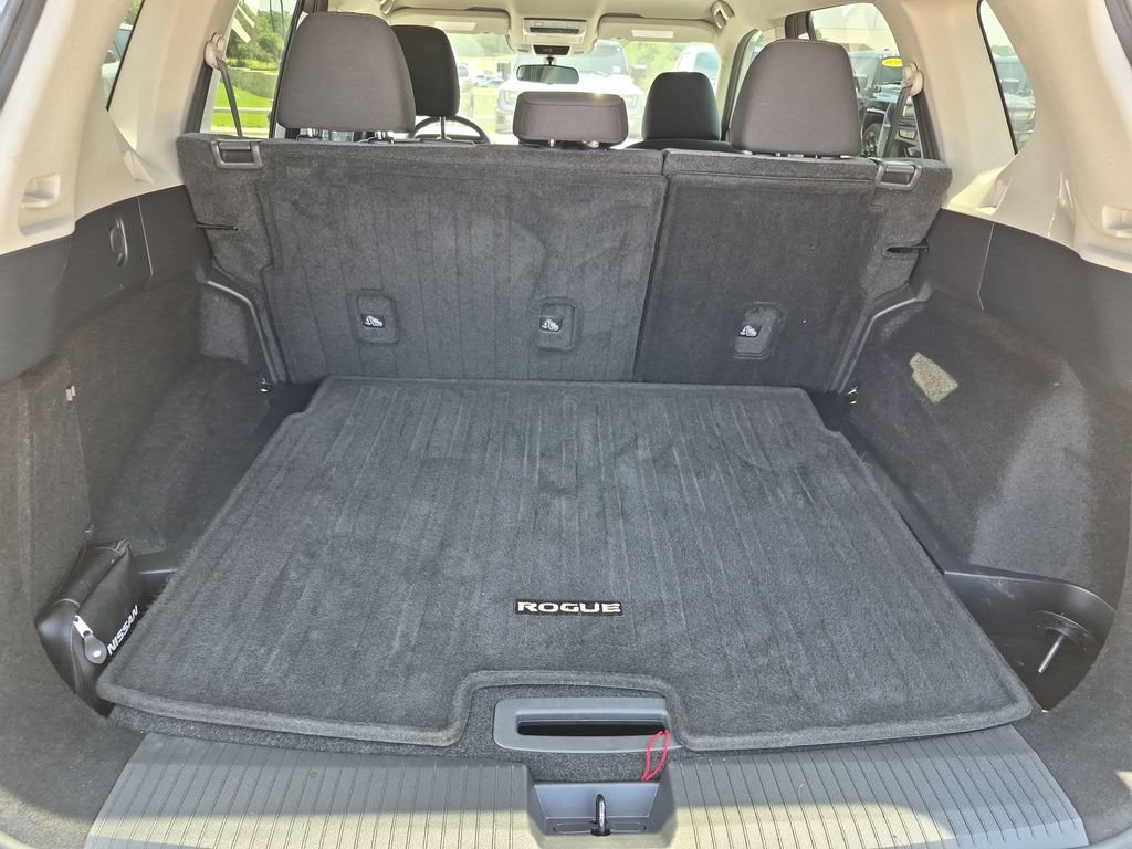 Used 2021 Nissan Rogue SV FWD image 39
