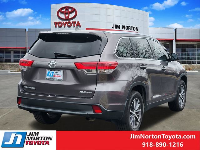 Used 2019 Toyota Highlander XLE image 6