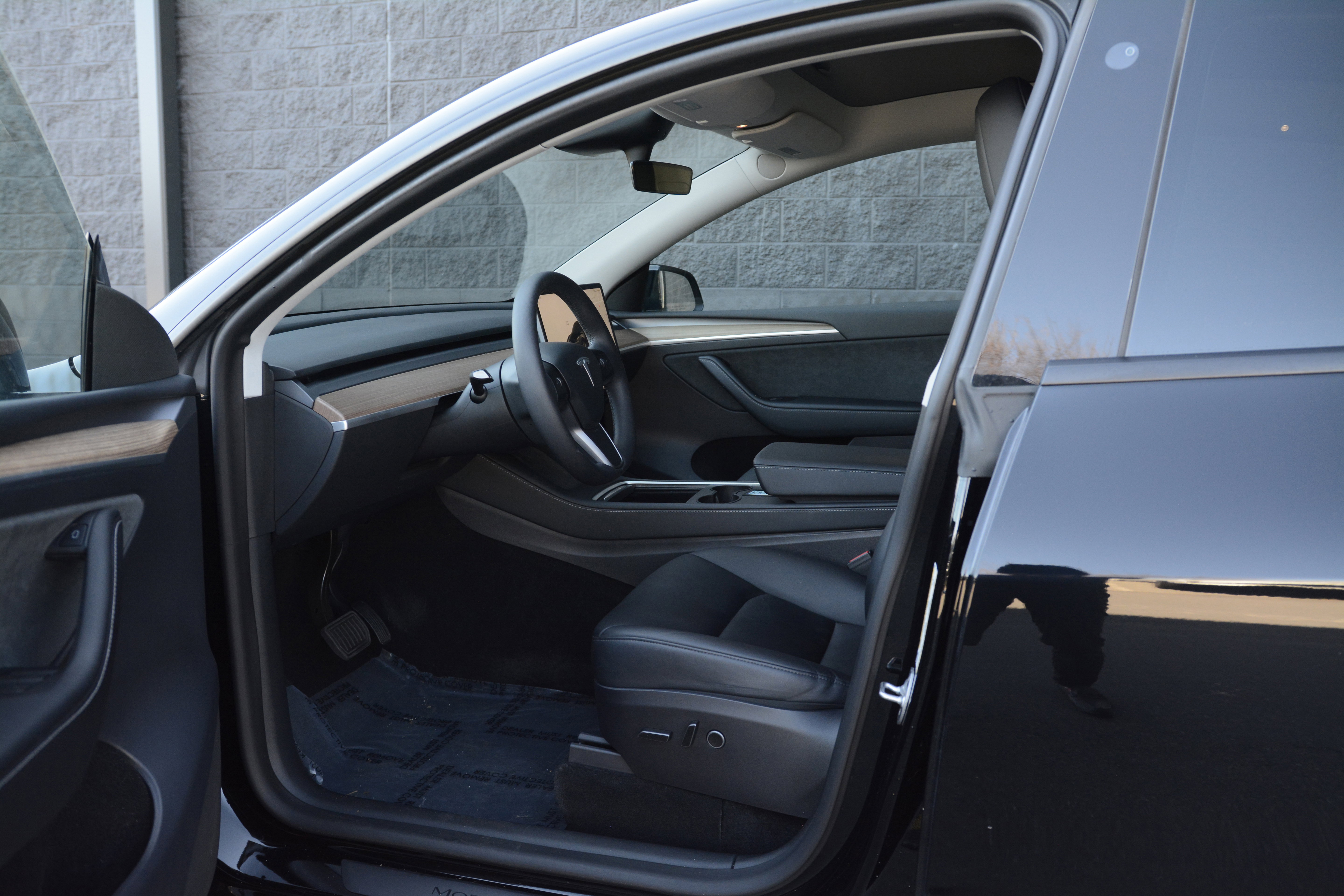 Used 2023 Tesla Model Y Long Range image 14