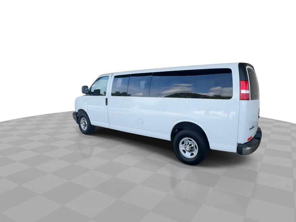 Used 2020 Chevrolet Express 3500 LT w/ LT Preferred Equipment Group RWD image 6