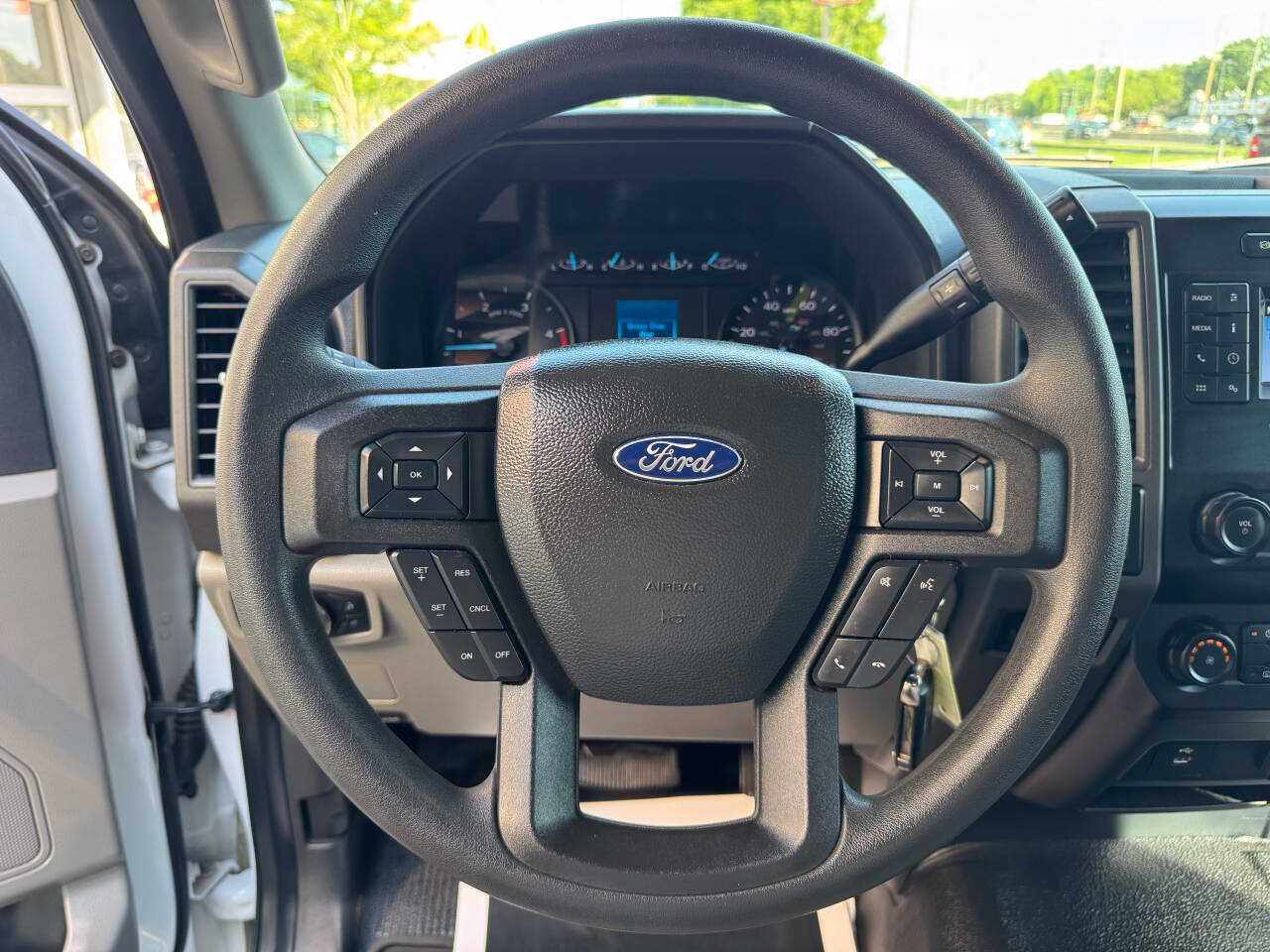 Used 2022 Ford F250 XL w/ STX Appearance Package AWD/4WD image 23