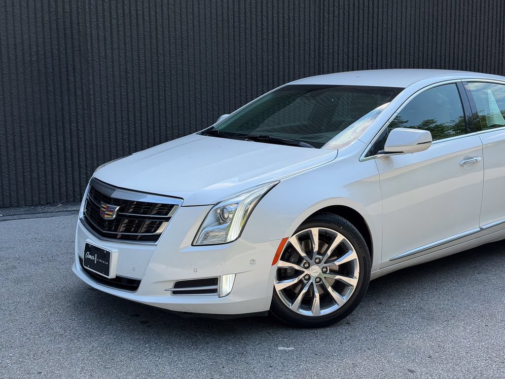 Used 2016 Cadillac XTS Premium FWD image 2