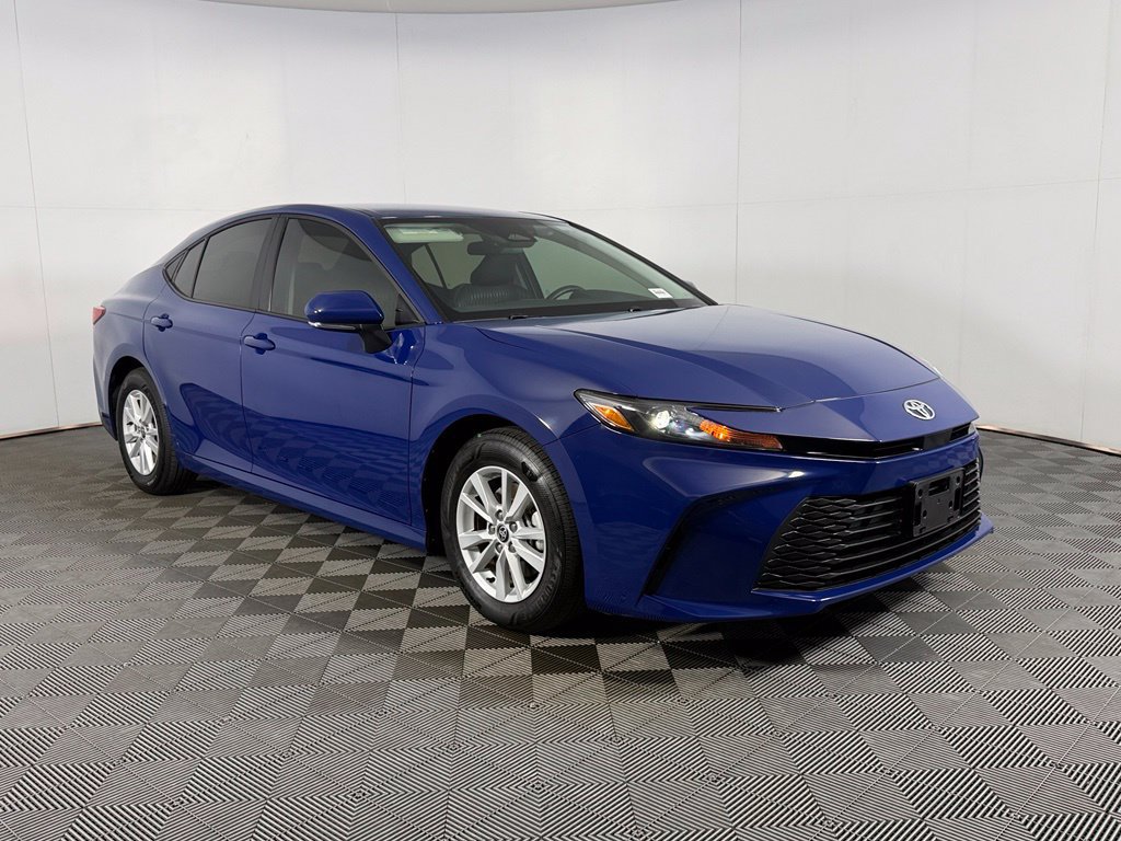 Used 2026 Toyota Camry LE FWD image 4