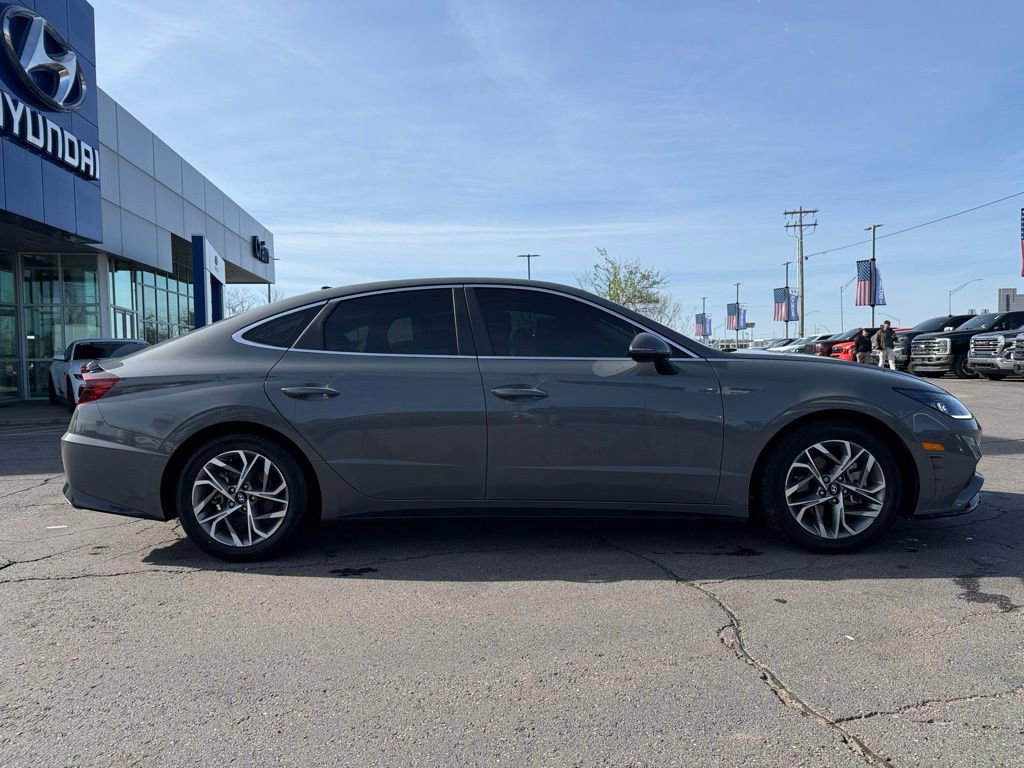 Used 2022 Hyundai Sonata SEL w/ Convenience Package image 8