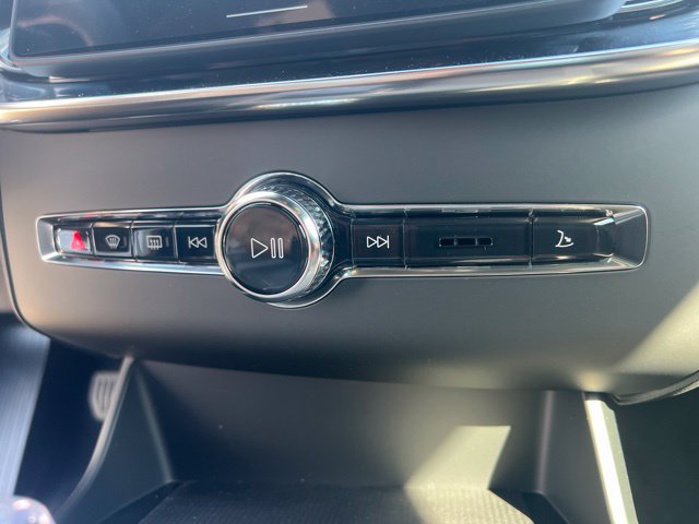 New 2026 Volvo XC90 T8 Plus w/ Protection Package AWD/4WD image 23