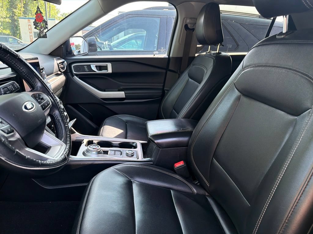 Used 2021 Ford Explorer XLT w/ Equipment Group 202A AWD/4WD image 10