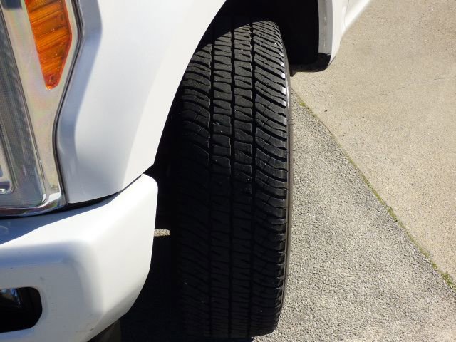 Used 2017 Ford F350 Platinum w/ Platinum Ultimate Package AWD/4WD image 10