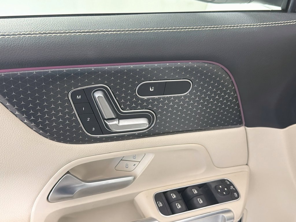 Used 2025 Mercedes-Benz GLB 250 image 19