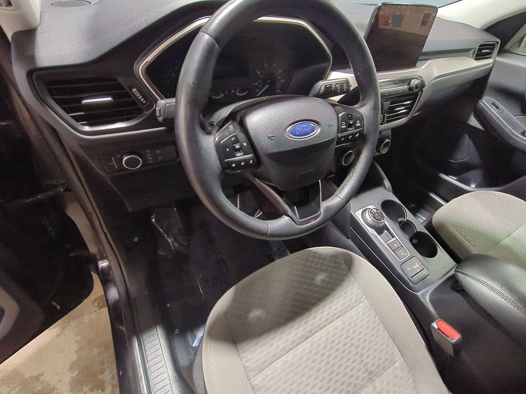 Used 2022 Ford Escape SE w/ Convenience Package image 9