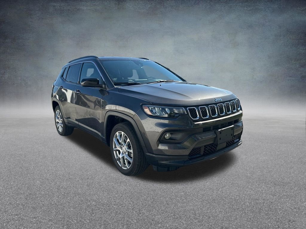 Used 2023 Jeep Compass Latitude image 8